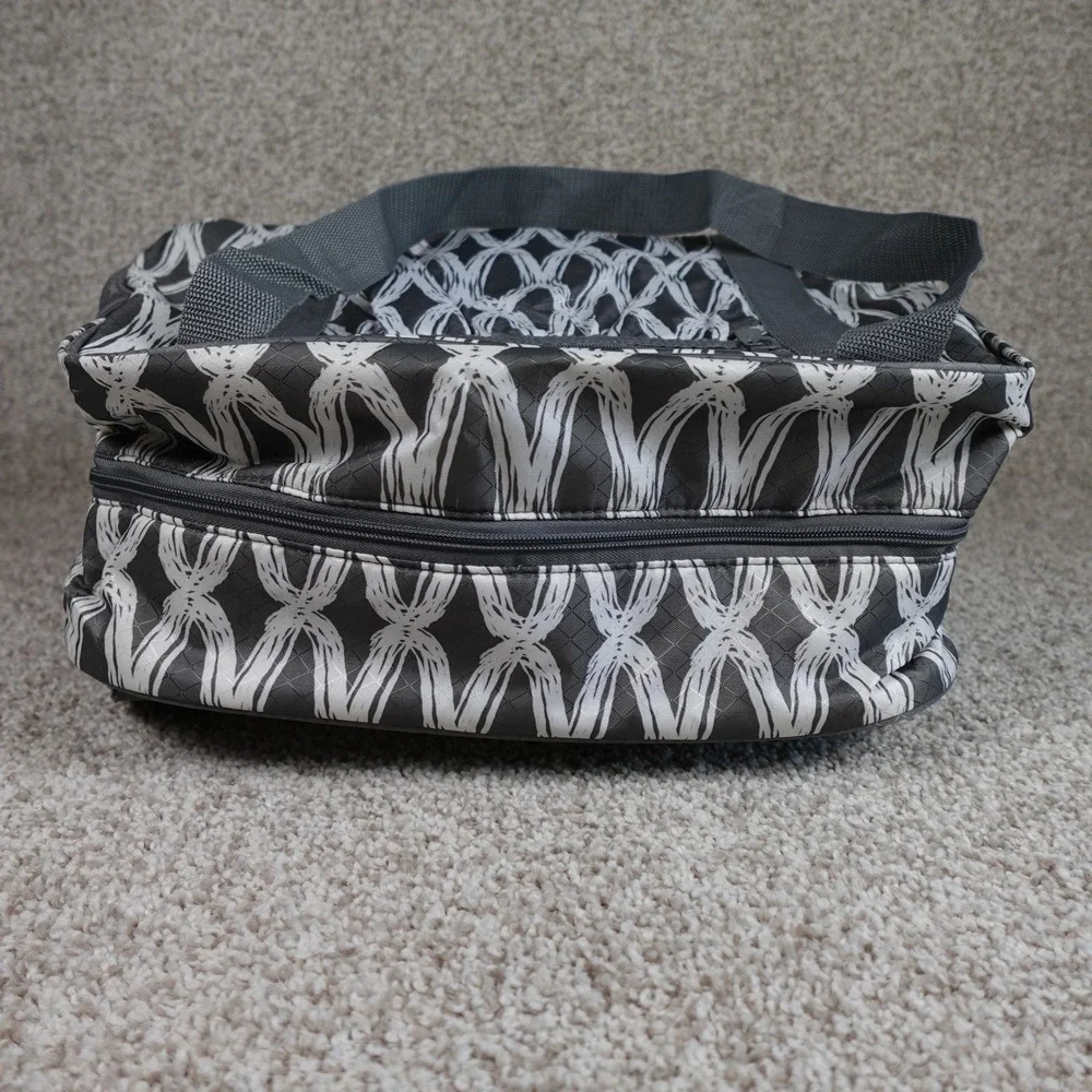 Thirty-One All-in Tote Duffel Bag Grey White Geometric‎ Link Weekender Carry-On